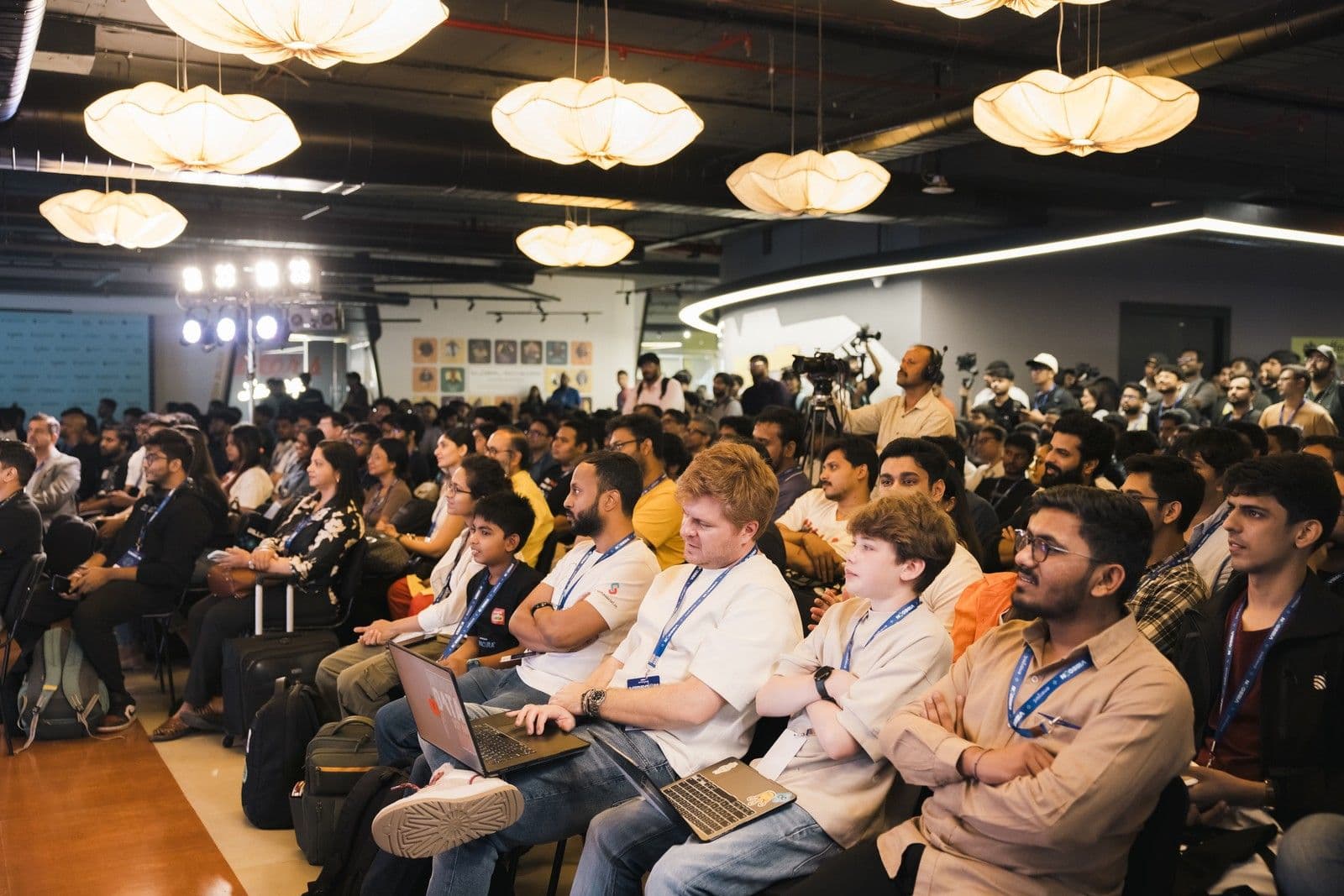 20,000+ applications → 300 selected for VIBECON